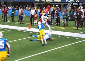 Can't-Miss Play: Hurdle-to-TD combo! Mattison leapfrogs two Bolts on 31-yard score