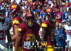 Austin Ekeler darts through Giants' D for first down