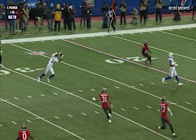 Allen's play-action pass finds Shavers over the middle for a 21-yard gain