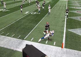 Ray Davis' pylon-reaching effort results in a 16-yard TD