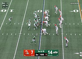 Ronnie Hickman reads the eyes of Justin Fields for INT