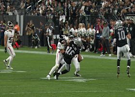 Kaden Elliss blows up Raiders' trick play with strong sack