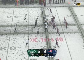 Jalen Reagor takes end around for 17 yards