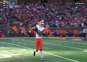 Shedeur Sanders lofts 23-yard pass to Cedric Tillman for red zone access