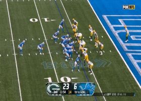 David Montgomery bulldozes his way in for a 6-yard TD