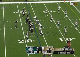 Jalen Carter swats Carr's third-down pass to force FG attempt