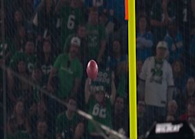 Jake Elliott's missed 48-yard FG keeps the score at 10-6 entering halftime