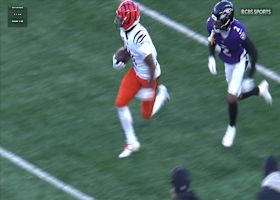 Burrow zips pass to Ja'Marr Chase for a 27-yard catch and run