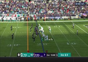 Tua Tagovailoa finds Durham Smythe up the seam for 20 yards