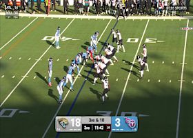 Lawrence's 17-yard strike to Thomas yields first-down yardage