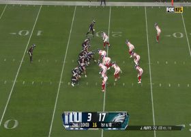 McFadden and Lawrence ambush Eagles' run play for 5-yard TFL