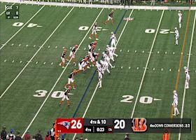 Jones knocks away Flacco's fourth-down pass to seal the win