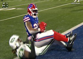 Can't-Miss Play: Ray Davis rides the Jet into the end zone on 2-yard receiving score