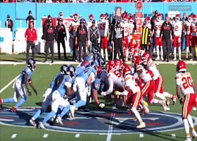 Chiefs stuff Titans' tush push attempt on fourth-and-1 at midfield