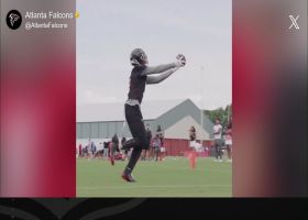 First look: Kirk Cousins pinpoints Drake London for fingertip catch at Falcons practice