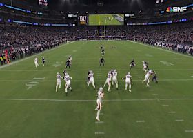 Drake Maye slings a perfect 20-yard pass to Mack Hollins