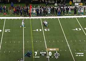 Devaughn Vele hauls in sliding catch on 16-yard strike from Tyler Shough