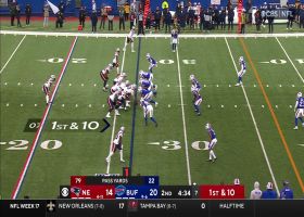 Zappe tightropes sideline during 18-yard scramble