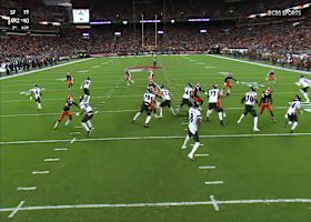 Can't-Miss Play: Pick-six alert! Devin Bush's first TD since 2019 comes on Jackson's tipped pass