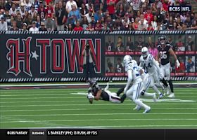 Xavier Hutchinson makes unreal diving grab for 19 yards