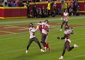 Can't-Miss Play: Hopkins' 35-yard deep-ball catch comes with three Bucs right around him