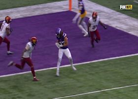 J.J. McCarthy's third TD pass of day goes to a pinballing T.J. Hockenson