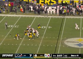 Danielle Hunter hijacks Rodgers' deep ball attempt for a sack to force Steelers into punt formation