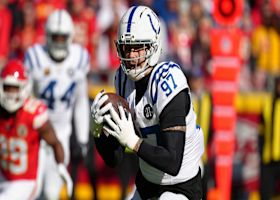 Can't-Miss Play: Laiatu Latu tips Mahomes' pass to himself for epic INT at Arrowhead