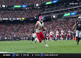 Mahomes' scrambling lob to Perine gets Chiefs inside LV's 5-yard line on first drive