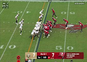 Carl Granderson's fourth-down TFL turns Buccaneers over on downs