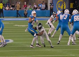 Justin Herbert incredibly escapes Nakobe Dean sack and turns it into a positive gain