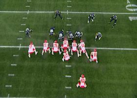 Hawks' stonewall Carson Steele on Chiefs' fourth-down attempt