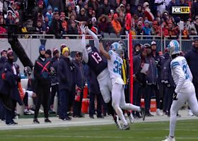 Keenan Allen's full-body lunge caps 22-yard reception along sidelines