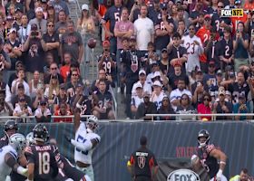 Caleb Williams finds Cole Kmet for 10-yard TD just before halftime