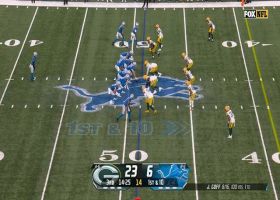Amon-Ra St. Brown finds opening in zone coverage for 28-yard gain
