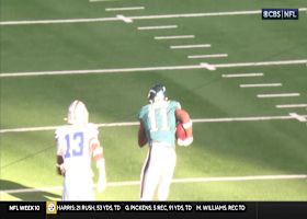 Jalen Hurts' 30-yard connection with A.J. Brown gets Eagles into red zone