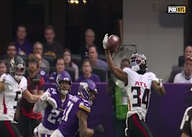 Ray-Ray McCloud reaches back for one-handed grab