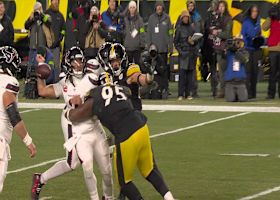 Keeanu Benton's big-time sack vs. Stroud fumble has Steelers on the red zone's doorstep