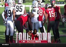 Rachaad White goes straight through Raiders' D for 3-yard TD