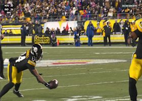 Can't-Miss Play: Gainwell's one-handed catch is made just inches above the grass