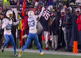 Drake Maye darts a 17-yard pass to Henry who is trucked out of bounds by Jefferson