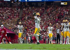 Golden gallops into red zone on 17-yard catch and run