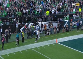 Hurts' TD pass to DeVonta Smith restores Eagles' lead vs. Panthers before halftime