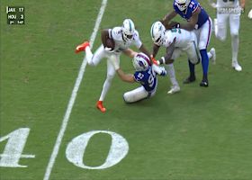 Jaylen Wright's nasty stiff arm results in 18-yard bruising run