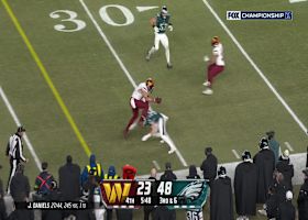 Zach Ertz's catch-and-hurdle maneuver gets him over 100-yard mark for the day