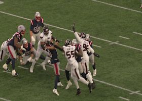 Danielle Hunter forces Patriots into 20-yard loss after strip-sack against Maye