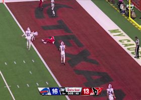 Mills' second TD pass of first half gives Texans a 19-16 lead before halftime