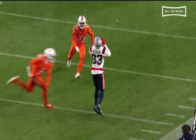 Zappe lofts 28-yard sideline dime to Reagor in first quarter