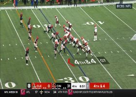 Can't-Miss Play: Driskel uncorks 31-yard TD bomb to Bell on fourth down