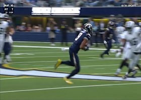 Justin Herbert slings slant pass to Tre Harris for 16-yard gain